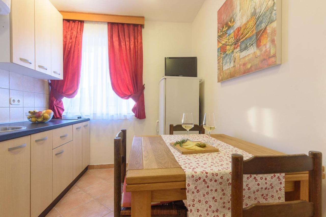 Apartmani "Jadran" 파그 외부 사진